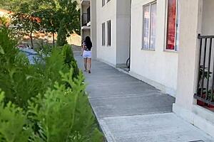 un desconocido me persigue hasta mi casa y lo dejo tener sexo conmigo