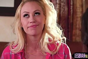 Cute blonde lesbian, wanna taste my hairy pussy tonight?