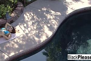 i can't believe shavon taylor is getting such a hard fuck, her tits bouncing