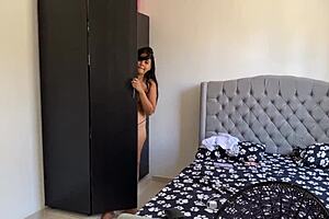 un desconocido me persigue hasta mi casa y lo dejo tener sexo conmigo