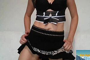 Wife masturbates on live cam for first time