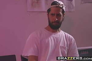Doctor and patient get down and dirty in the hospital room