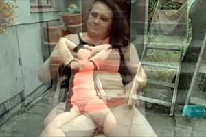 Klaudiaamergirl's hot milf solo outdoor masturbation intrigues