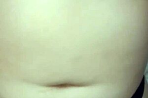 beautiful latina shows her sensual feet