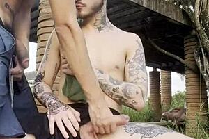 novinhos fudendo na praça pública na frente de quem passava