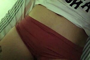 Latina MILF Ella Masturbates Alone