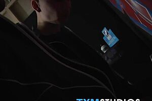 Amateur gay twinks having wild sex in a nightclub at night