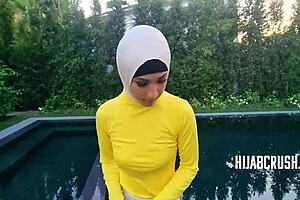 Stepsister in hijab gets her first taste of cock