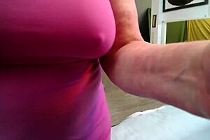 Dawnskye shares wet pussy nectar with fan