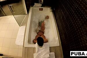 Sexy jezebelle bond masturbates in the bath 😍