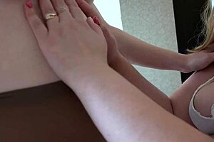 Mature Lesbians Suck Rubber Strapon And Doggystyle To Orgasm In Homemade Fetish