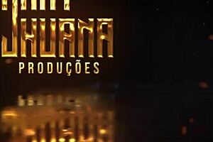 bbw mary jhuana tests vibrator on living room floor