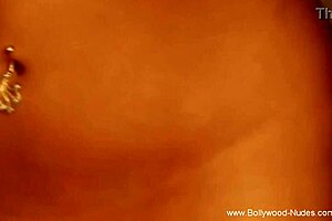 seduction from sexy asian babe dancing nude