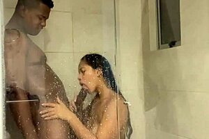 Dezii Gonzalez and Vanessa Bohorquez Engage in Lingerie Threesome with Bodybuilder