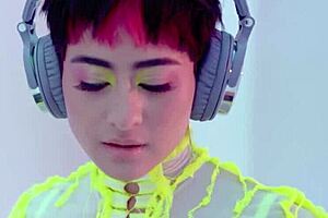 I-I love that amazing latina teen's big ass posing