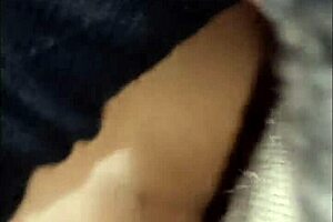 Mucama Entra en Cama para Sexo Doggystyle y Bent Over