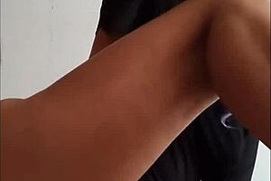 Linda Mexicana Teases With Feet On Bed