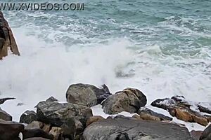 Athletic Saymon enjoys intense blowjob from brunette Brenda in Jurerê