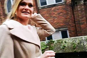 Honour gets hypnotized to flash in public outdoor setting