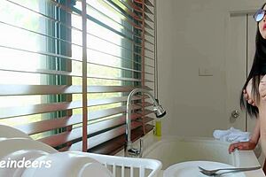 Cuci Piring atau Ngentot Creampie - xreindeers