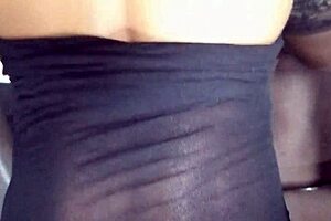 Gozando e gemendo na piroca do neg�o com tanto prazer!