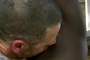 Does interracial drew fuck raw?