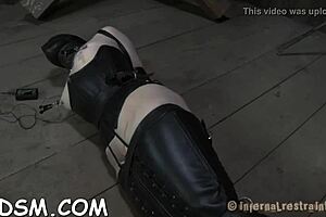 t in upside down position for blowjob fucking