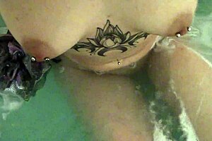 Pussy Worship Pissing And A Bath With Lil Kittytheory
