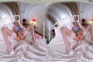 watch athletic sasha rose finger fuck and masturbate in virtual reality