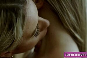 HORNY blonde lesbians RORY KNOX and SUMMER VIXEN MAKE OUT on the sofa