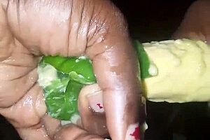 Plantain versus poivron, I get wet and cum