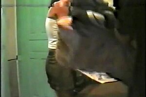 Morena casada trepando com vigilante 😏