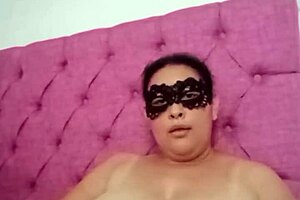 im very hot and i get all wet