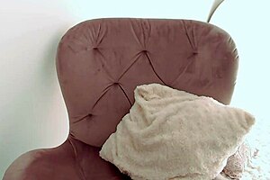 i'm a cute little latina dancin around on webcam feelin slutty