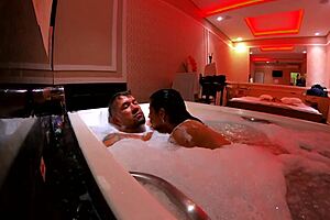 Morena wakes up wanting anal in the water with mr matusalem