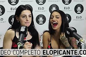 i made those bisexual lesbians kiss and play with my lollipop, it was so fun