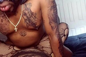 i fuked that latina mommy in missonary pov and cumed interracial on her