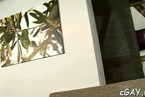 V intimce dva gayové dávají syrový homosexuální sex.