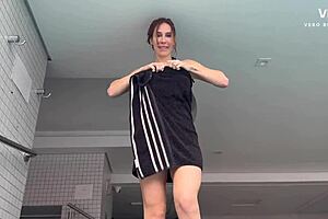 Seduce photographer and receive hot creampie!