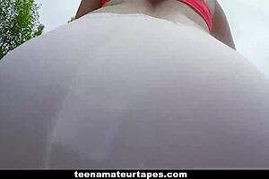 Mandy muse's juicy pussy licked in jacuzzi