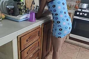 Oh, My Hand Got Stuck In My Sister-In-Law's Pussy, And I Fucked Her Hard While She Screams!