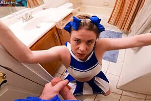 annoying stepbrother scores with stepsister in bathroom, hell yeah! 🔥