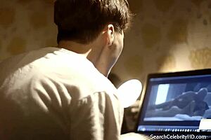 Wow! Peeking at Sister Taking a Bath Now!