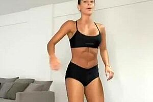 Sol Pérez flaunts her cameltoe in tight shorts!