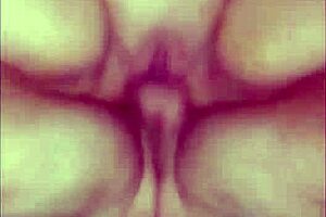 Socou fundo e gozou dentro da casada safada completo no red