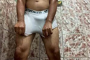 i took off my underwear in the shower, ready for some fun?