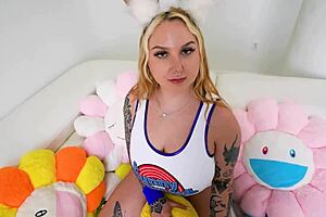 skylar vox fucking johnny love in pussy space jam?