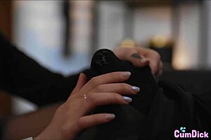 Big Dick Tranny Cumshots!