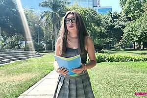 Petite Peruvian teen Briella Merquezes gets a hot fuck
