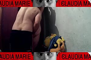 Curvy fat babe gets her pussy eaten before dinner to get soaking wet and cum on her gay friend's face